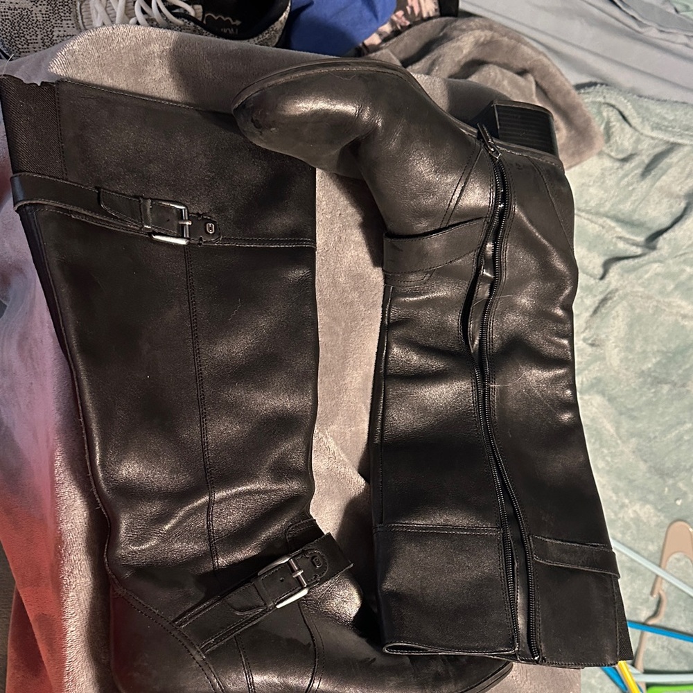 Black Knee-High Boots with Buckle Detail